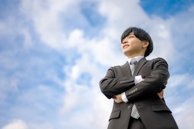 塾講師の正社員と非常勤講師、何が違う？社員として働くメリットとキャリアの広がりについて